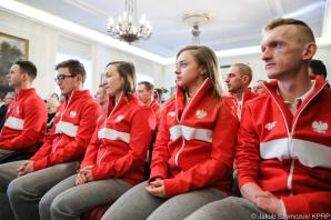 Warszawa: Paraolimpiada w Pjongczang - Prezydent wręczył nominacje reprezentantom Polski